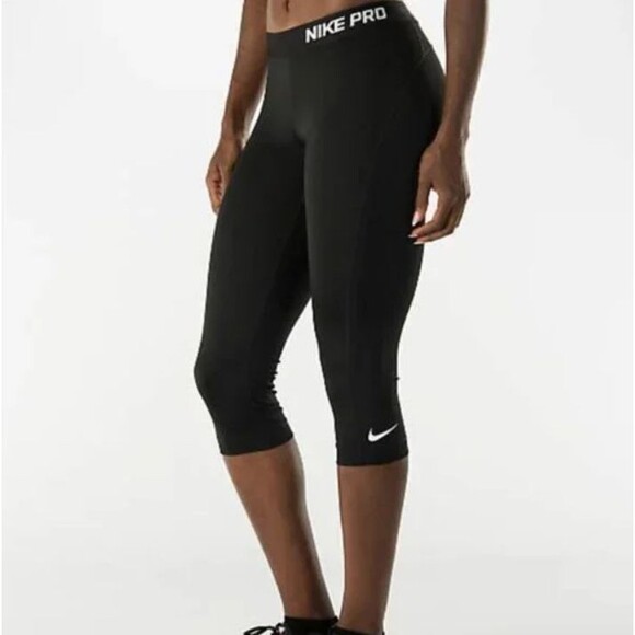 Nike Pro Leggings Women XS Black Training Capri Workout Compression Gym Athletic - Picture 1 of 10